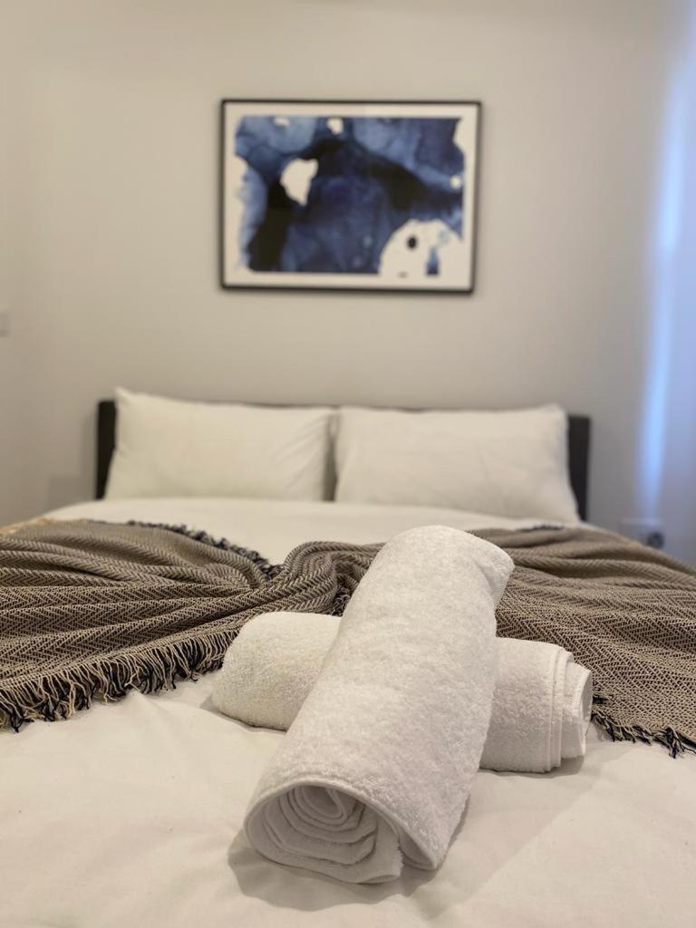 Апартаменты The Grove King Bed Wi-Fi Ev Charger Челтенхам Экстерьер фото